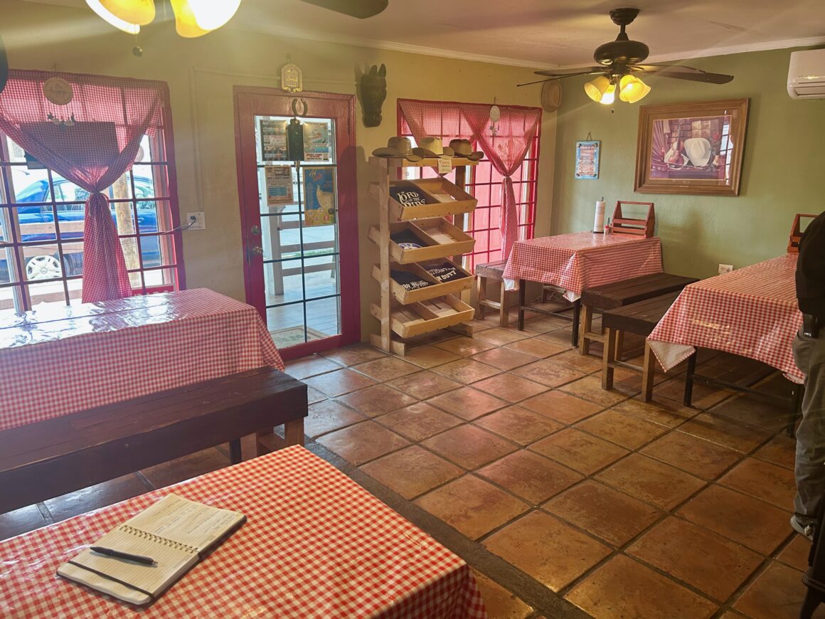 Rocky Point BBQ Interior